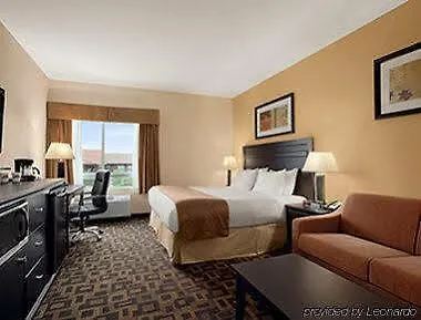 Days Inn & Suites By Wyndham Winnipeg Airport Manitoba 3*,